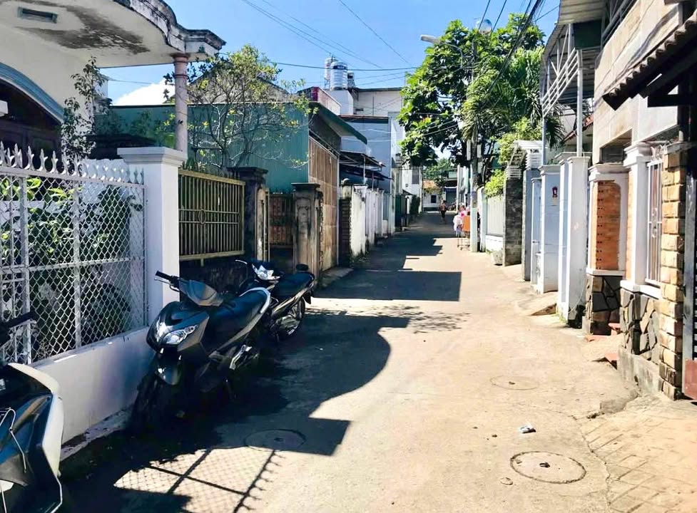 Nhà cấp 4 phố cổ Quang Trung Buôn Ma Thuột 112m² giá 2.88 tỷ - Hẻm ô tô thông thoáng!