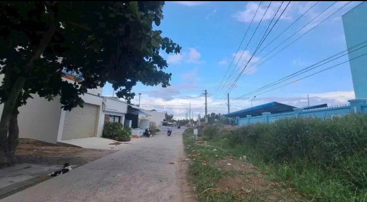 Lô Đất Ngọc Hiệp 80m² giá 3.5 tỷ - Sổ hồng chính chủ, tiện ích đầy đủ!