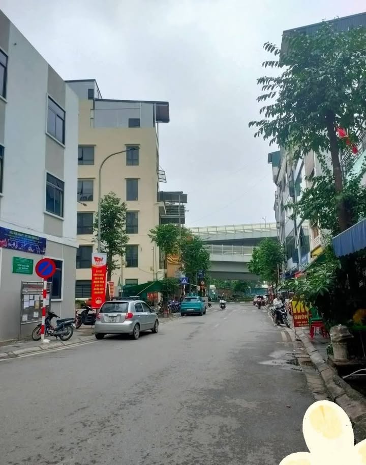 Nhà 5 tầng tại Ngõ 102 Trường Chinh, 32m² giá chỉ 7 tỷ - Cơ hội đầu tư hiếm có!