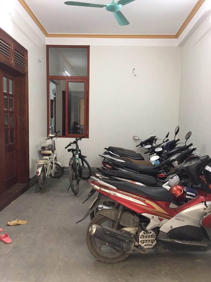 Nhà cho thuê 50m² tại ngõ 184 Hoa Bằng, Cầu Giấy - Nhà mới xây, thoáng mát!