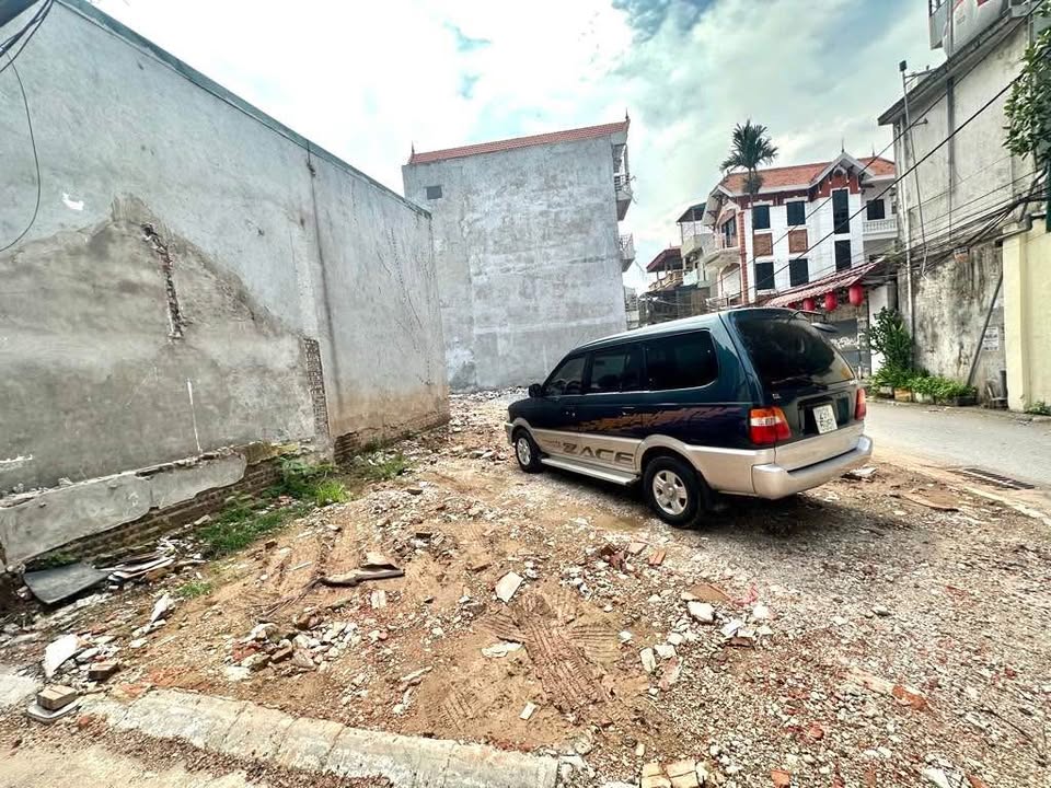 Đất nền Giang Biên 277m² giá 40 tỷ - Đầu tư sinh lời cực tốt!