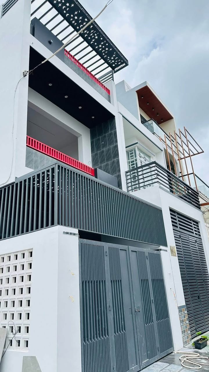 Nhà trệt lầu KDC Hồng Phát An Bình 92.25m² giá 6.36 tỷ - Không ngập nước, vị trí an ninh!