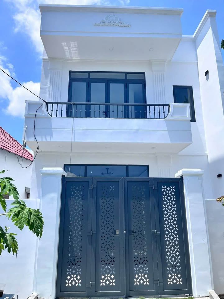 Nhà bán trung tâm Diên Khánh 81m² giá 2.15 tỷ - Thiết kế hiện đại, sổ hồng chính chủ!