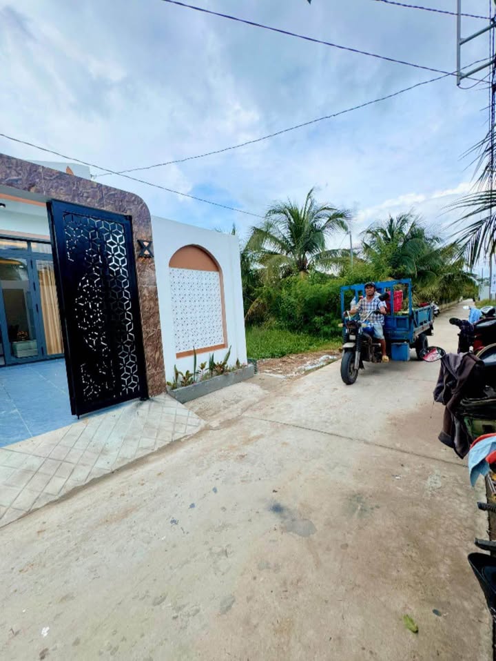 Nhà phố Đạo Thạnh, Mỹ Tho 114m² giá 1.75 tỷ - Thiết kế thoáng mát, đầy đủ nội thất