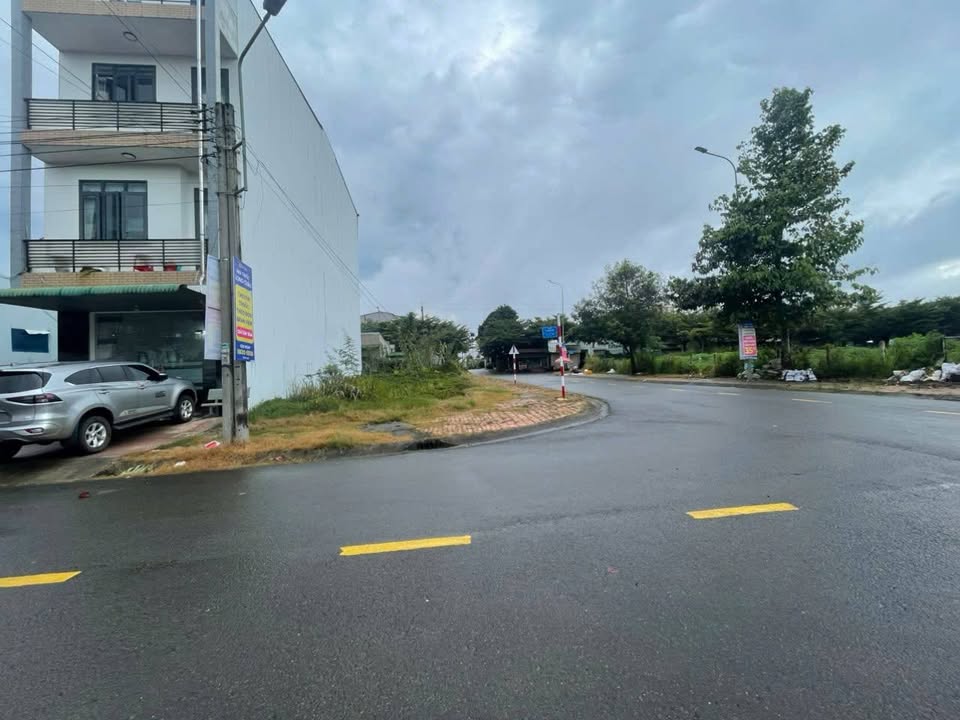 Đất nền Lý Nam Đế, Bảo Lộc 126m² giá 7.7 tỷ - Lô góc 2 mặt tiền thuận tiện!