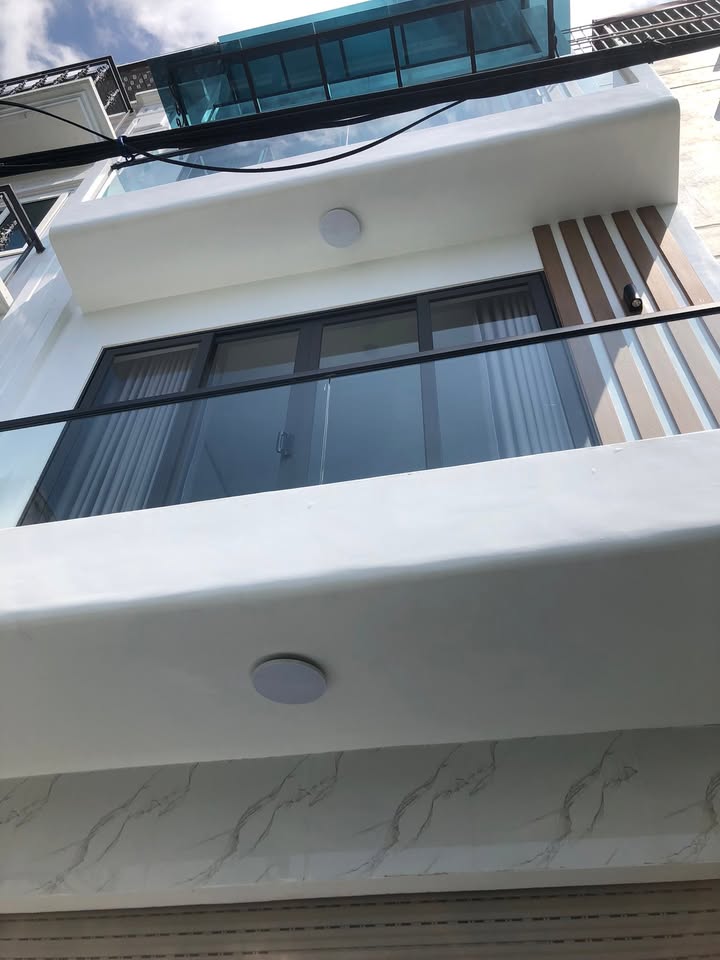 Nhà phố Đằng Lâm 46.8m² giá 4.8 tỷ - Ô tô vào tận nhà, nội thất đầy đủ!