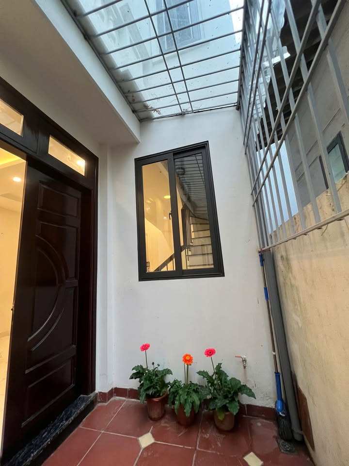 Nhà phố Ngọc Thụy Long Biên 34m² giá 5.7 tỷ - Lô góc thoáng đẹp gần khu đô thị Khai Sơn!