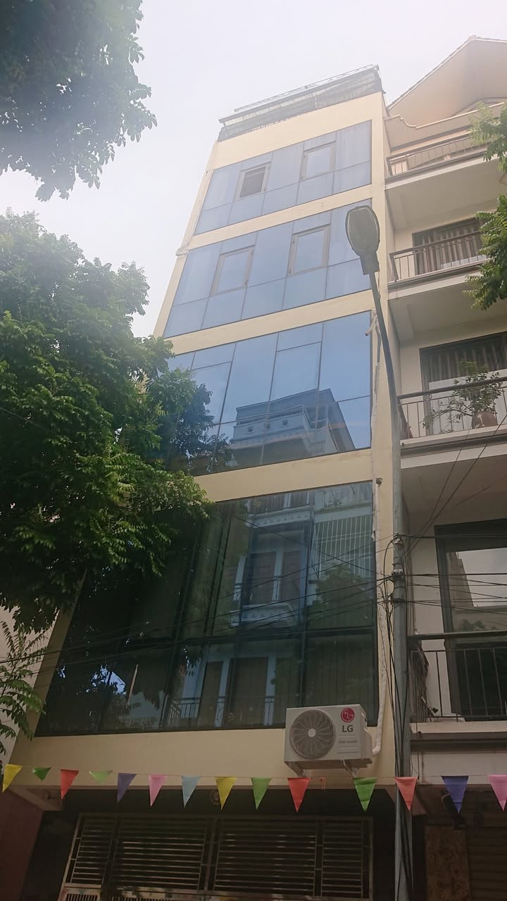 Cho thuê văn phòng 3 tầng tại Aeon Hà Đông, 160m² - Giao thông thuận lợi!