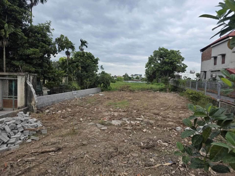 Đất nền Kim Bình, Phủ Lý 800m² giá 3.75 tỷ - Sổ hồng chính chủ, vị trí tiềm năng