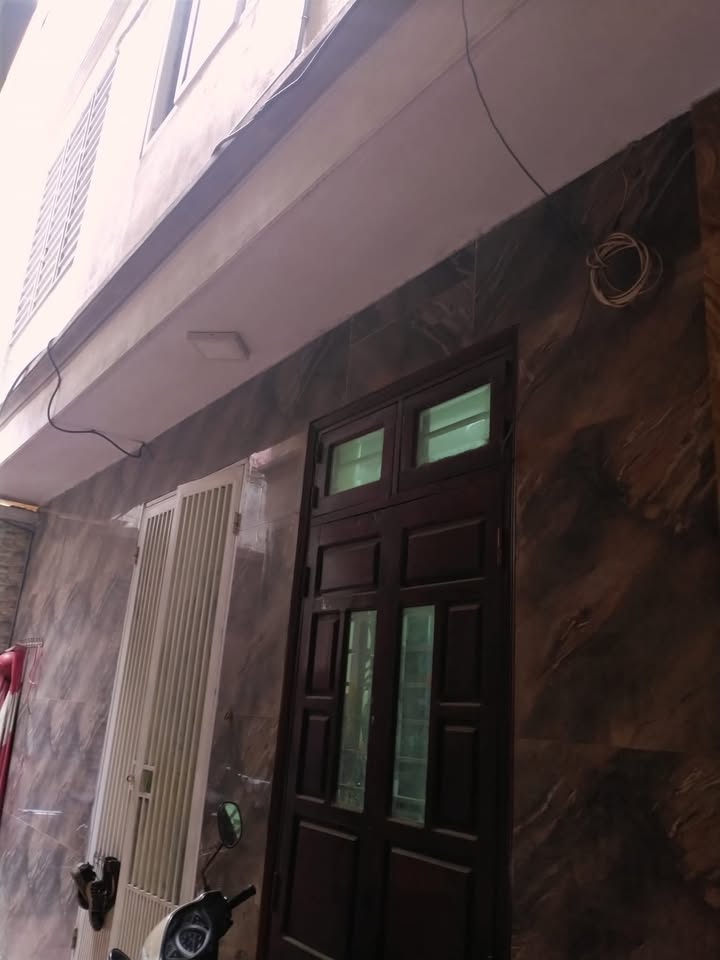 Nhà 5 tầng Hoàng Mai 30m² giá 7.35 tỷ - Phù hợp cho vợ chồng trẻ!