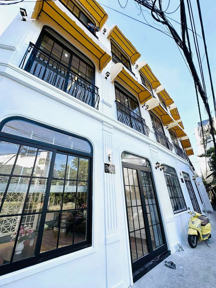 Cho thuê nhà 3 tầng Đường Lê Đình Lý, Hải Châu, 55m² - Nhà mới 100% full nội thất