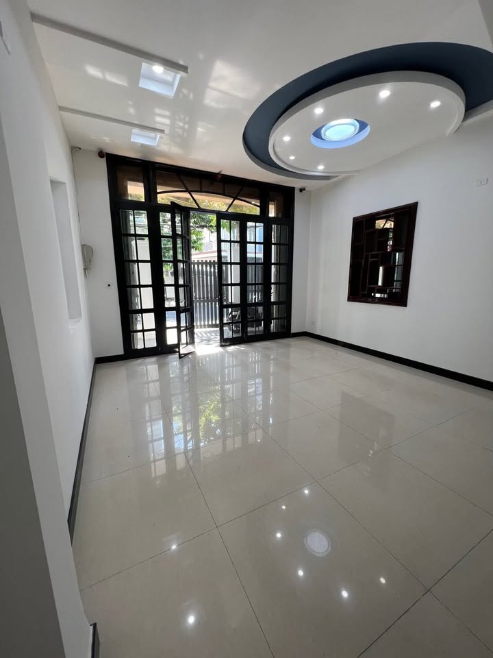 Nhà mặt tiền cho thuê đường Đỗ Thúc Tịnh 5PN giá 18 triệu - Full nội thất chỉ việc dọn vào ở!