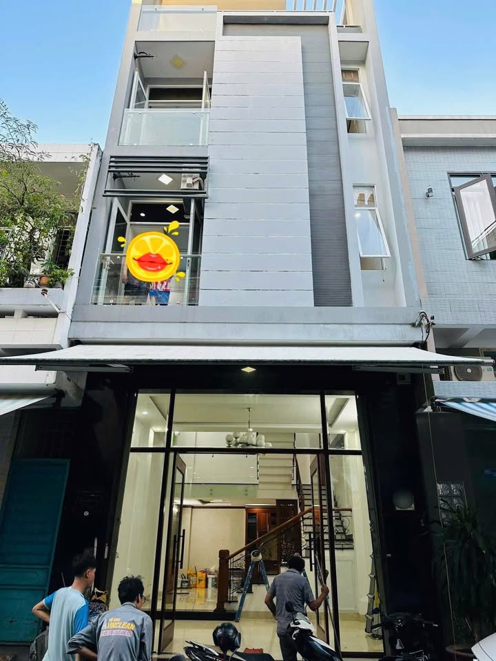 Cho thuê nhà 3 tầng đường Bàu Hạc, Thanh Khê 70m² - Phù hợp làm spa, văn phòng!