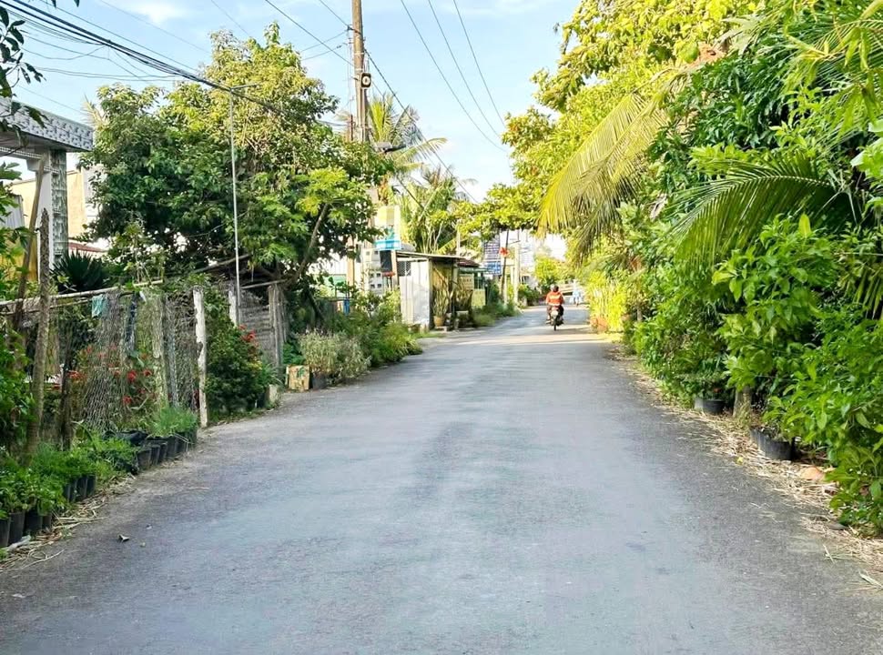 Đất nền mặt tiền Lộ Nhựa 930m² giá 2 tỷ - Gần chợ Long Thắng!