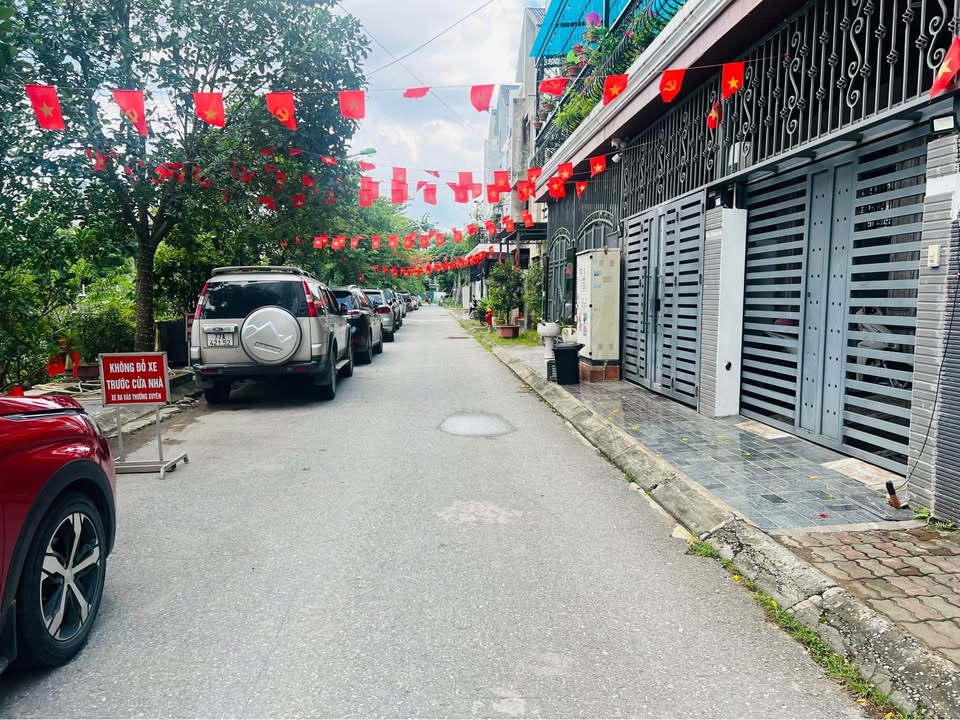 Nhà phố KĐT FLC Đại Mỗ 98m² giá thỏa thuận - Kinh doanh đỉnh cao!