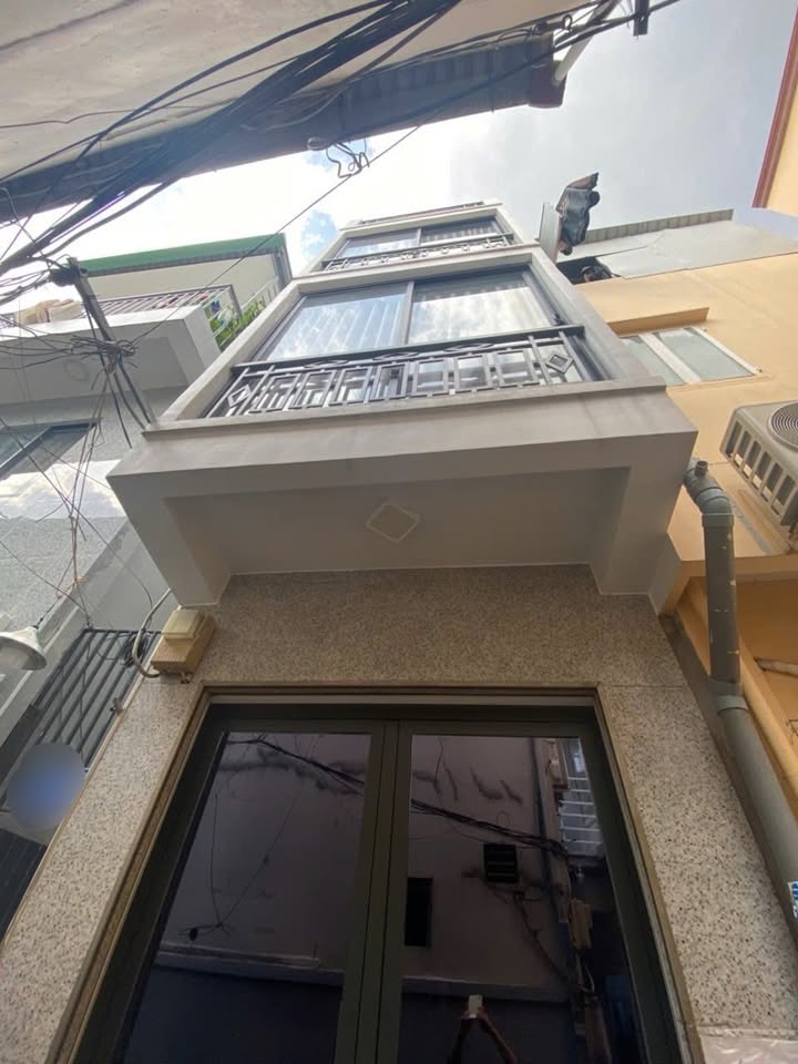 Nhà phố Lê Văn Sĩ Quận 3 13m² giá 2.9 tỷ - Nhà mới full nội thất