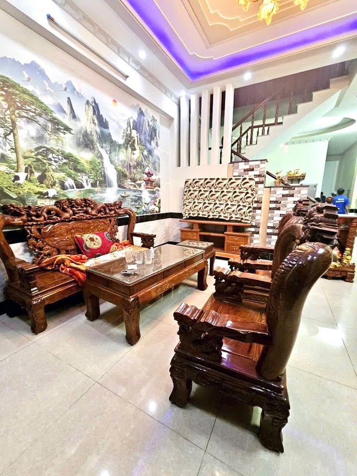 Nhà 2 Tầng Đẹp Phường Đông Hòa Dĩ An 100m² giá 5 tỷ - Cơ hội vàng không thể bỏ lỡ!