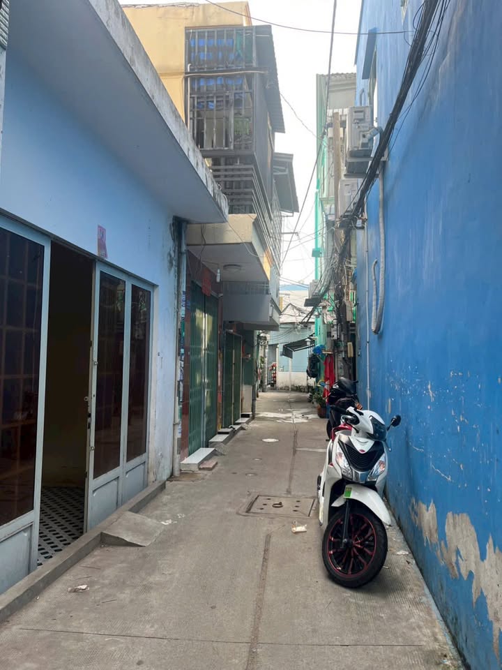 Nhà bán đường Hồ Thành Biên, quận 8, 30m², giá 2.35 tỷ - Sổ hồng chính chủ