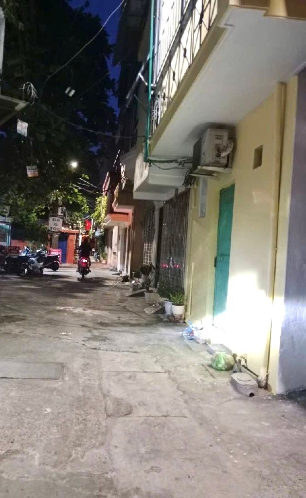 Nhà lô góc 3 tầng tại Sài Đồng 20m² giá 2.6 tỷ - Đầu tư sinh lời ngay!