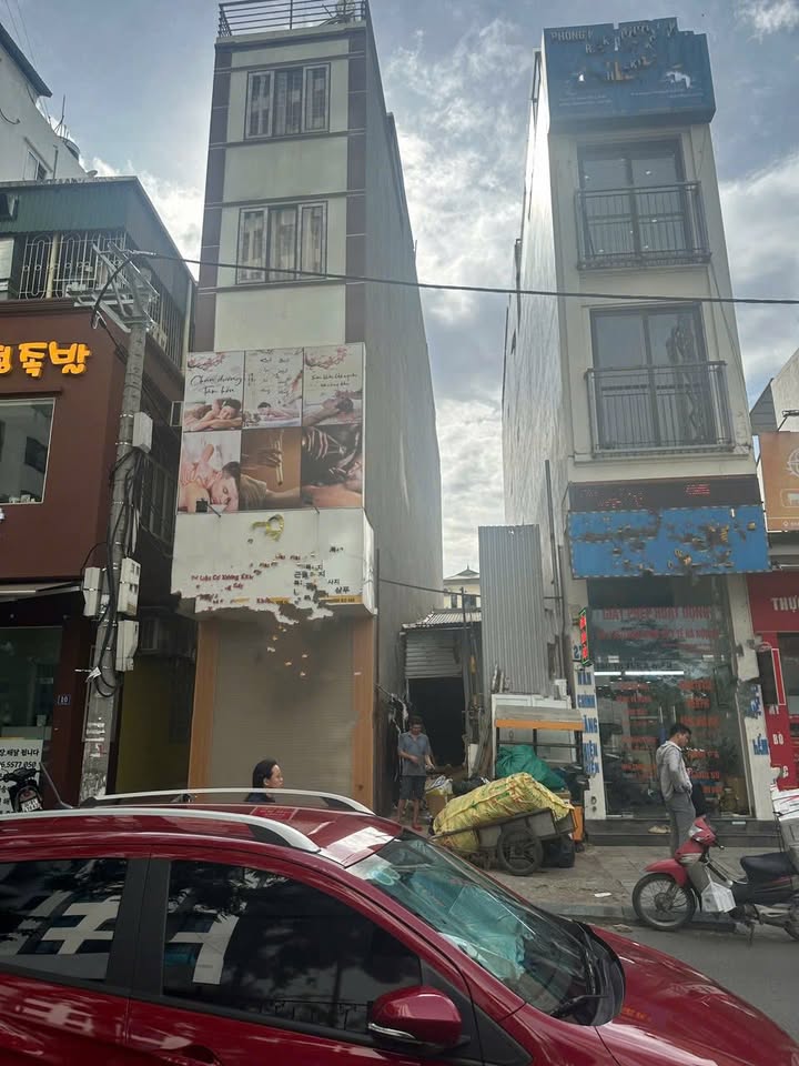 Shophouse cho thuê tại GoldMark Hồ Tùng Mậu 200m² giá 25 triệu - Kinh doanh sầm uất!