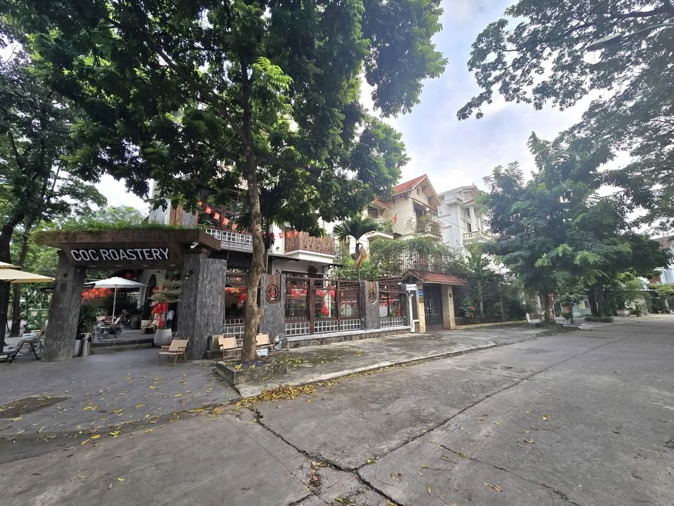 Biệt thự KĐT Pháp Vân 230m² giá thỏa thuận - View vườn hoa tuyệt đẹp!