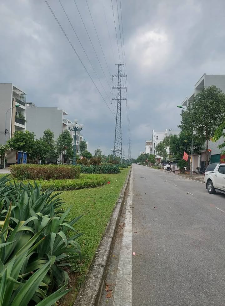 Đất mặt đường Xuân Thủy, Nam Định 90m² giá 4 tỷ - Hướng Bắc, thương lượng tốt!