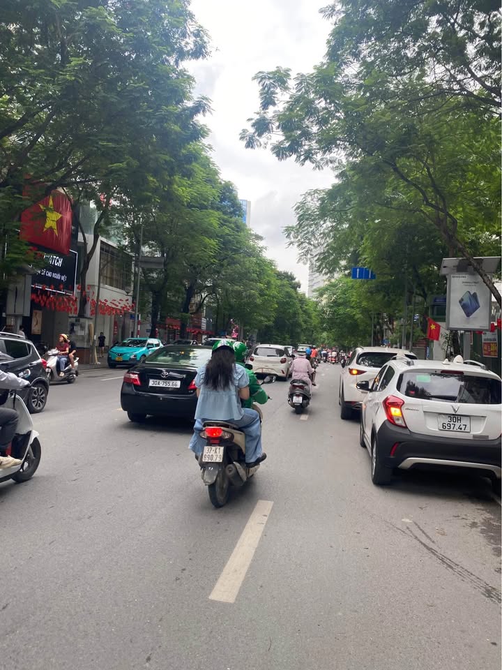 Nhà phố Thái Hà Đống Đa 60m² giá 13 tỷ - Mặt ngõ thông thoáng, tiện nghi đầy đủ!