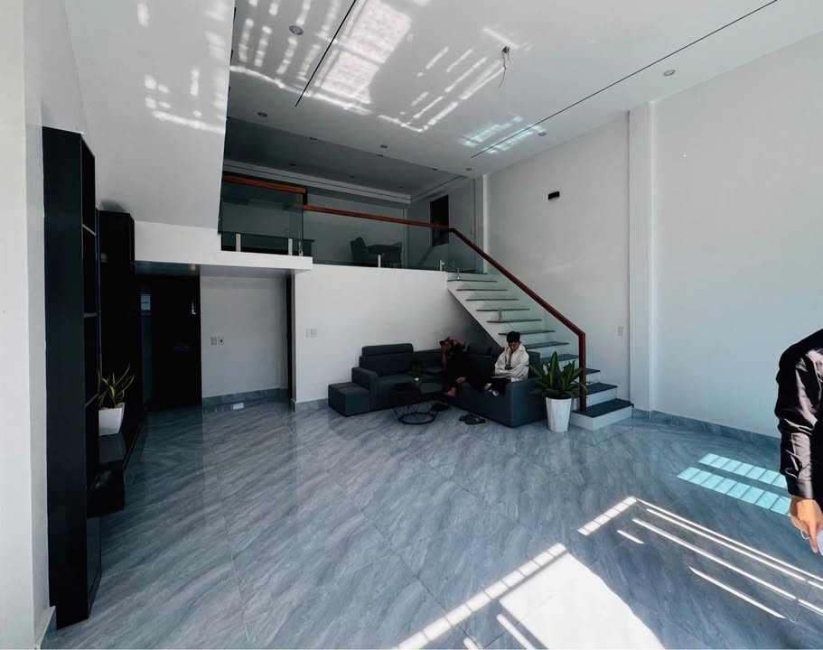 Nhà 2,5 tầng Nghi Phú Vinh 60m² giá 2 tỷ - Thiết kế đẹp, hướng Tây!