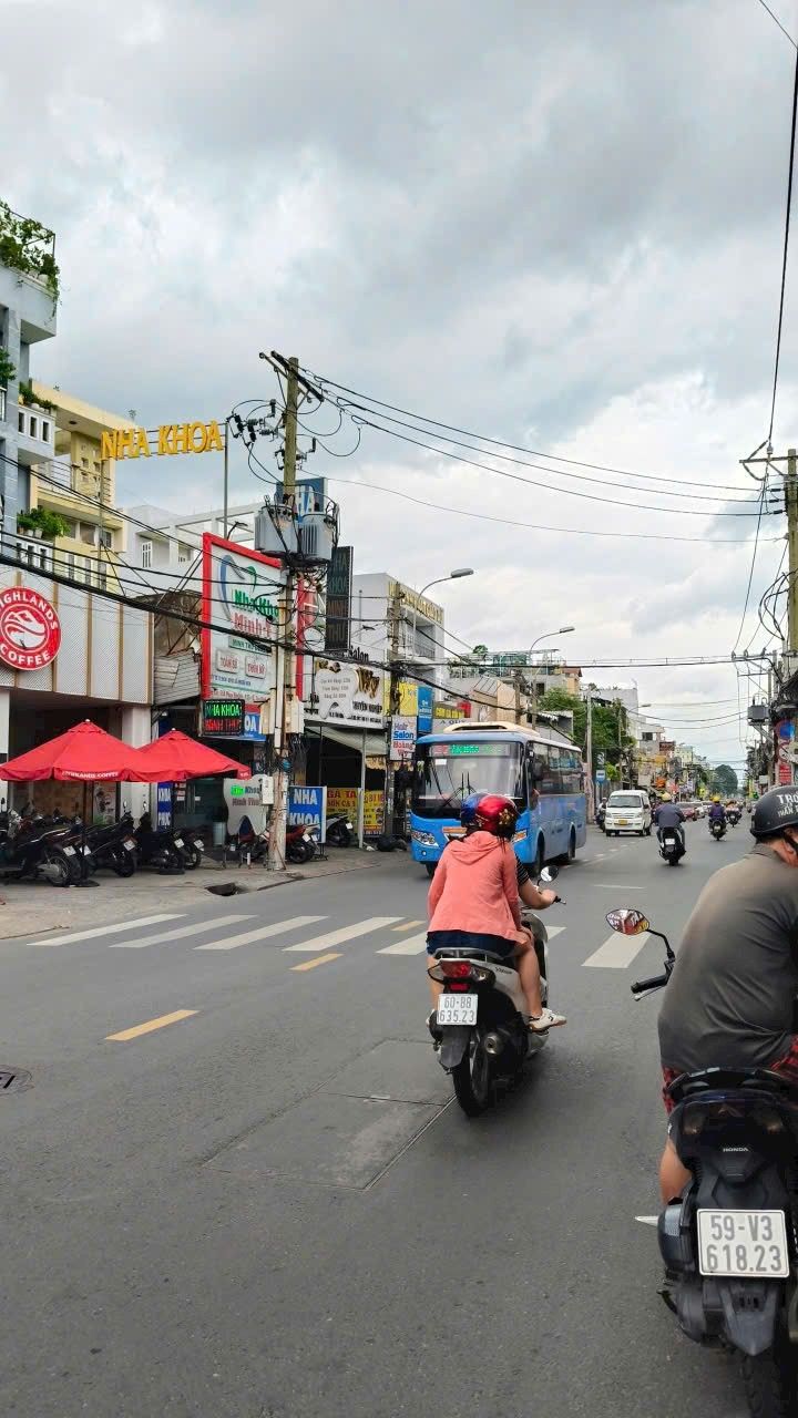 FrontHouse đường Nguyễn Thị Tú, Bình Tân 240m² giá 23 tỷ - Mặt tiền kinh doanh sầm uất!