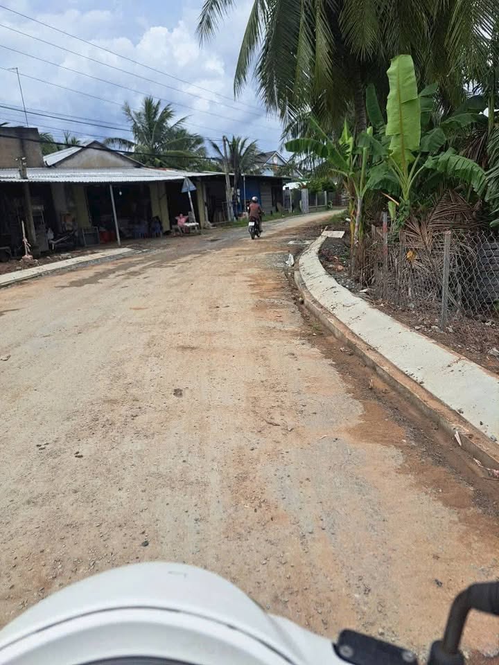 Đất nền Giồng Trôm, Bến Tre 310m² giá 280 triệu - Sổ hồng chính chủ, thương lượng tốt!