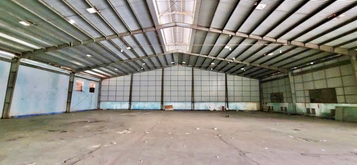 Cho thuê kho xưởng mặt tiền đường Trần Hưng Đạo, Pleiku 1100m² - Kết cấu trống suốt, thu hút khách hàng!