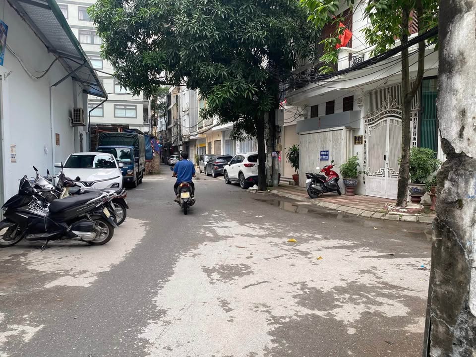 Đất tặng nhà 3 mặt tiền đường Đội Cấn, Ba Đình 130m² - Giá chỉ 13 tỷ!