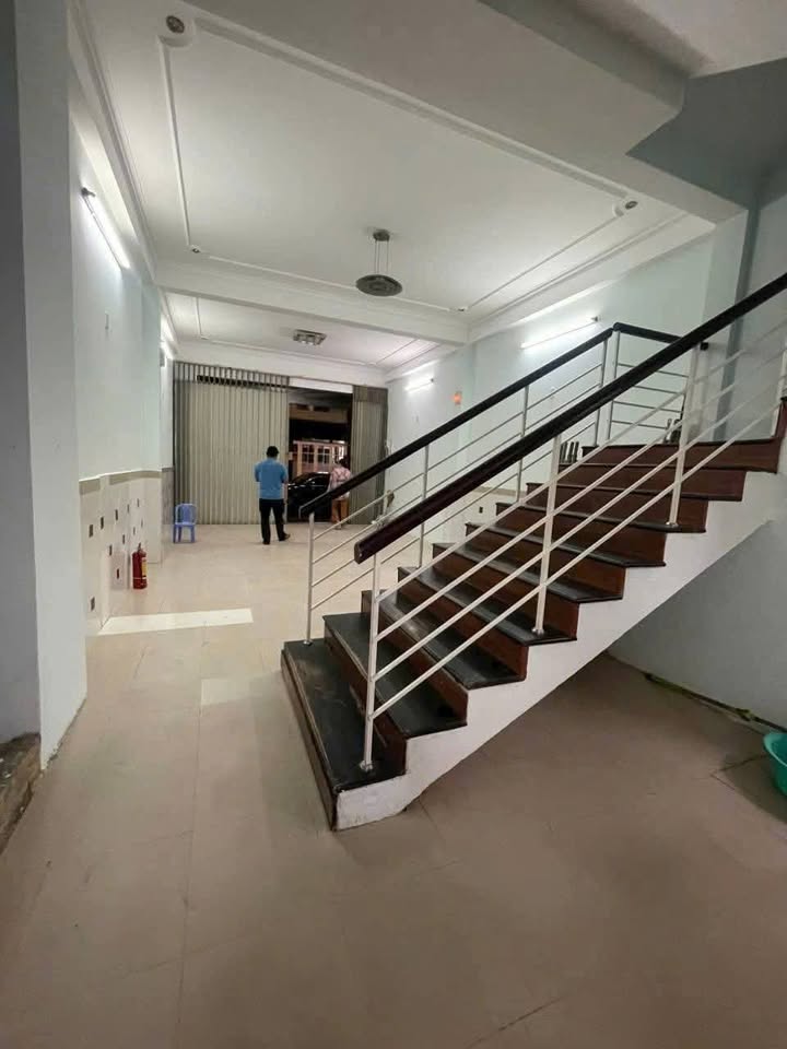 Nhà mặt tiền 3 tầng Bế Văn Đàn Đà Nẵng 75m² giá 13 triệu - Phù hợp cho văn phòng!