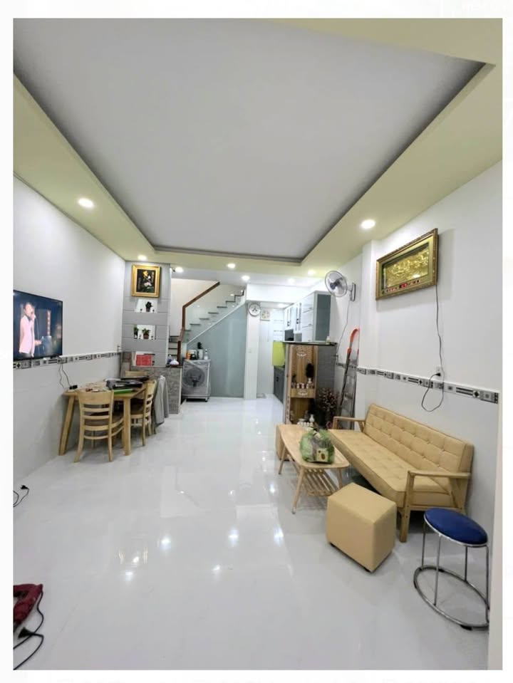 Nhà riêng quận 10, diện tích 37.8m² giá chỉ 5 tỷ - Vị trí đắc địa gần đường 3/2!