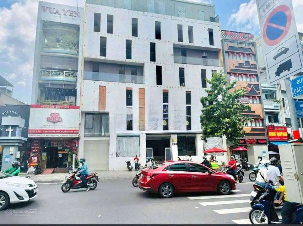 Tòa nhà mặt tiền Nguyễn Tri Phương, Quận 10, 520m² giá 900 triệu - Cơ hội đầu tư sinh lời!