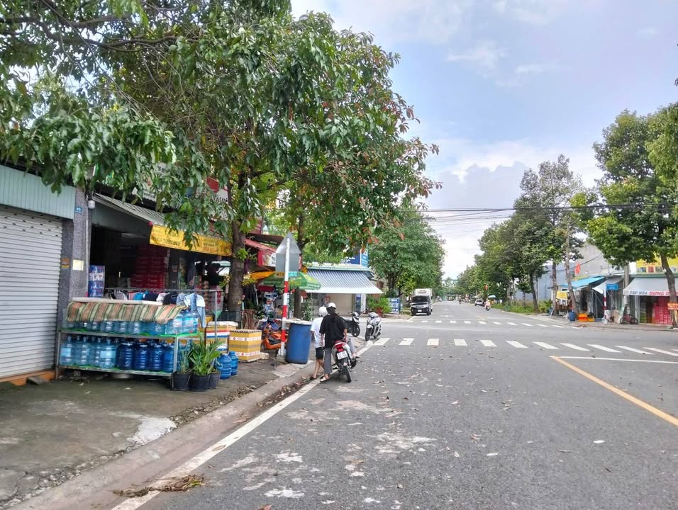 Đất nền Phú Tân Bình Dương 340m² giá 6.8 tỷ - Vị trí đẹp, tiềm năng sinh lời cao!