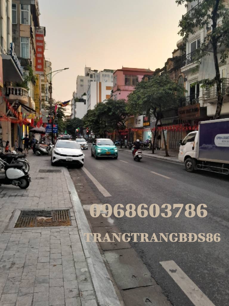 Bán nhà 4 tầng mặt phố Cửa Bắc, Trúc Bạch 134m² giá 47.9 tỷ - Vị trí vàng giữa lòng Hà Nội!