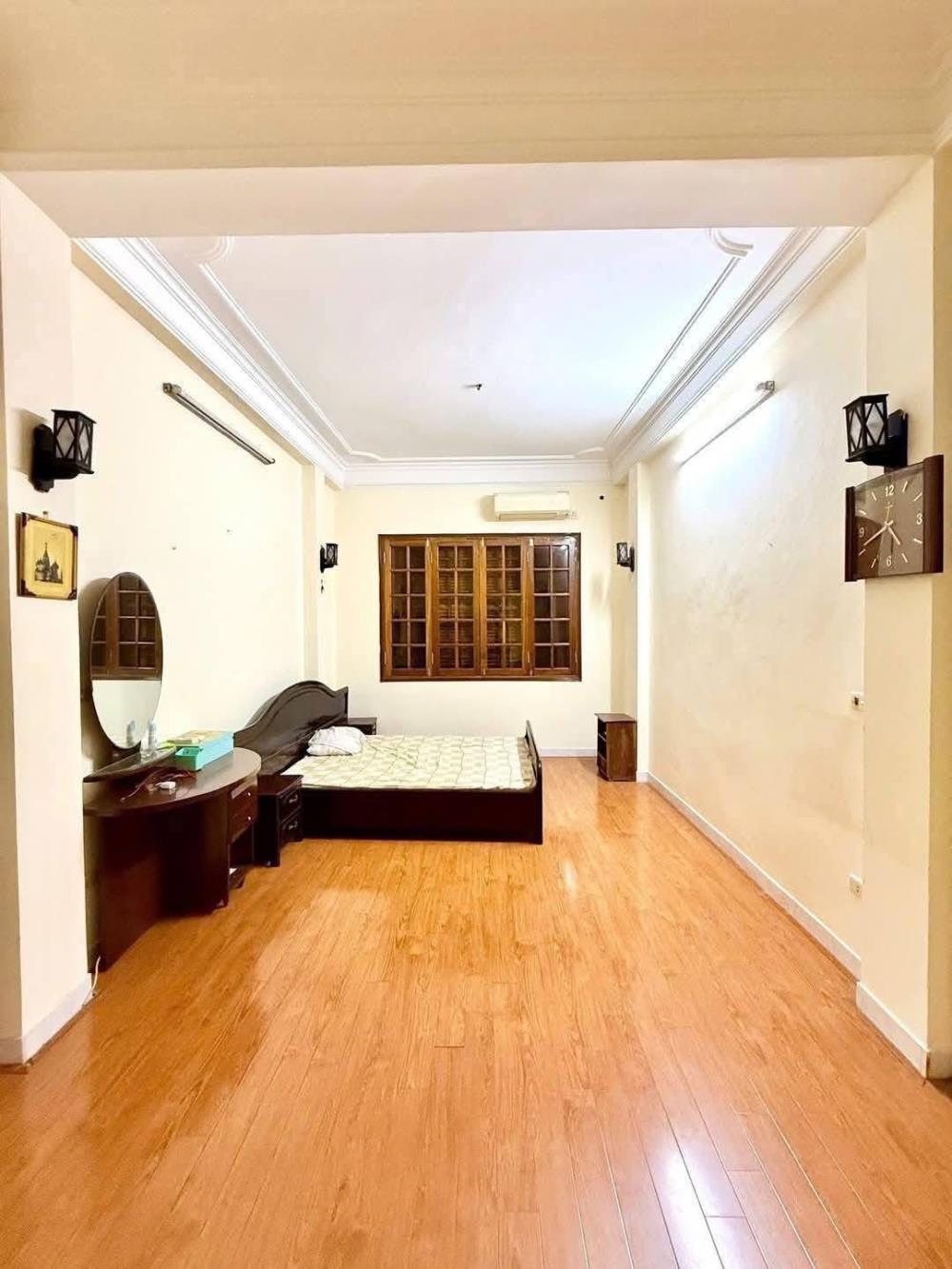 Nhà phân lô phố Nguyễn Chí Thanh 45m², 4 tầng, ô tô tránh - Giá 18 tỷ thương lượng!