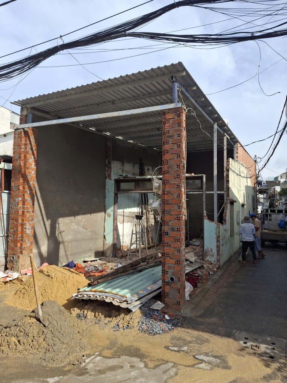 Nhà lô góc 100m² giá 3.7 tỷ - Hỗ trợ vay ngân hàng tại Quận 12!