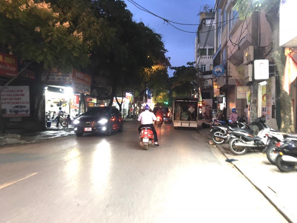 Bán nhà phố Hoàng Văn Thái 65m² giá 21 tỷ - Thiết kế 7 tầng thang máy hiện đại!