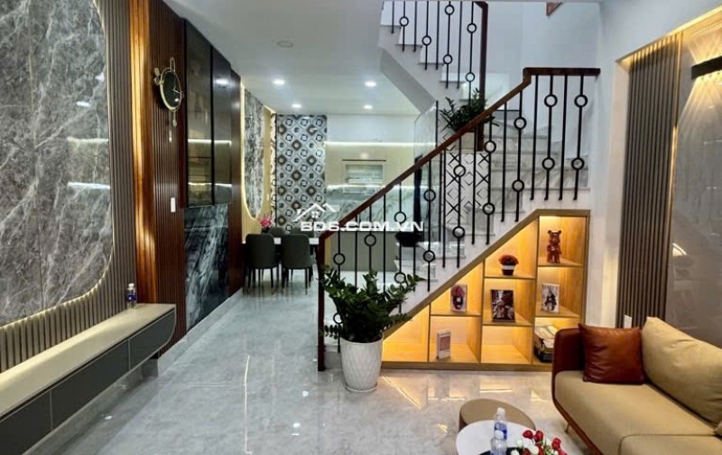 Bán nhà phố Quận Tân Bình 32m² giá 4.9 tỷ - Nhà mới, nội thất đẹp, vào ở ngay!