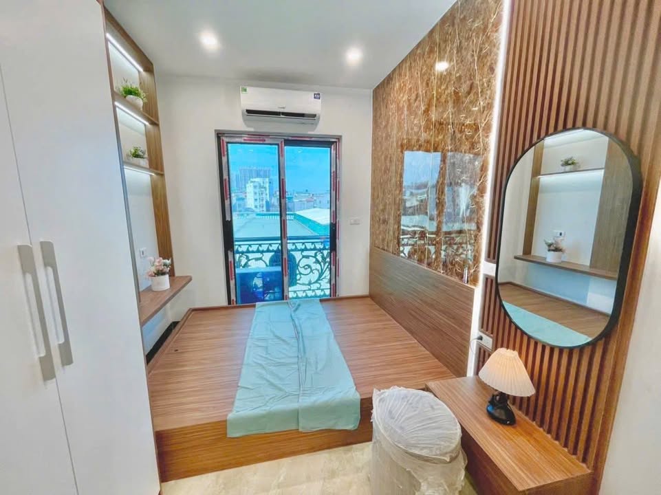 Nhà nhỏ cho thuê tại Phú Diễn, 40m² giá 4.3 triệu - Nội thất đầy đủ, ban công thoáng mát!