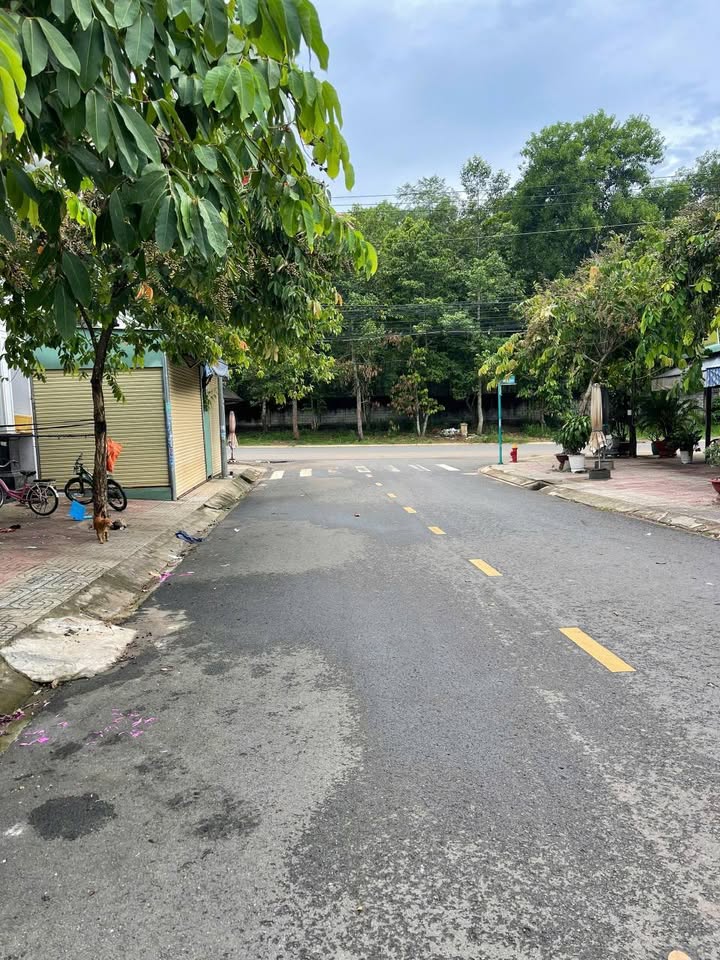 Nhà xã hội Tiên Hưng Yên Thế 68m² giá 800 triệu - Sổ hồng đầy đủ, thích hợp cho gia đình!