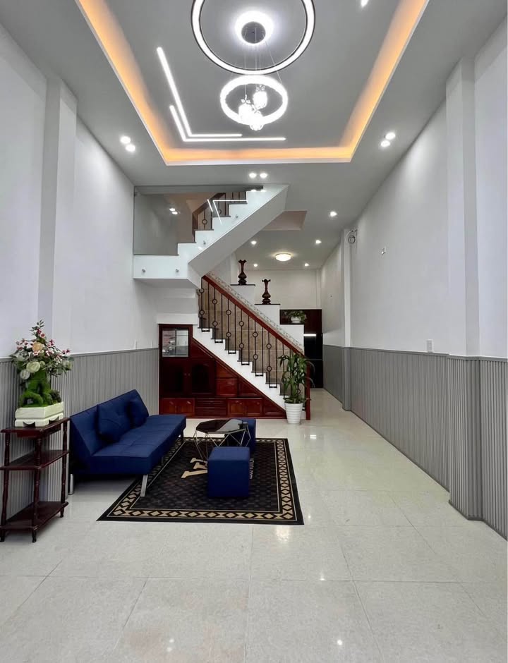 Nhà 3 tầng đường Lê Thanh Nghị, Quy Nhơn 43m² giá 3.15 tỷ - Sổ đỏ chính chủ!