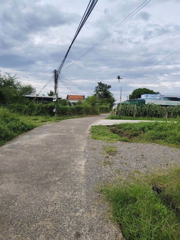 Đất thổ cư Hàm Liêm 200m² giá 960 triệu - Sổ đỏ chính chủ, gần khu công nghiệp!