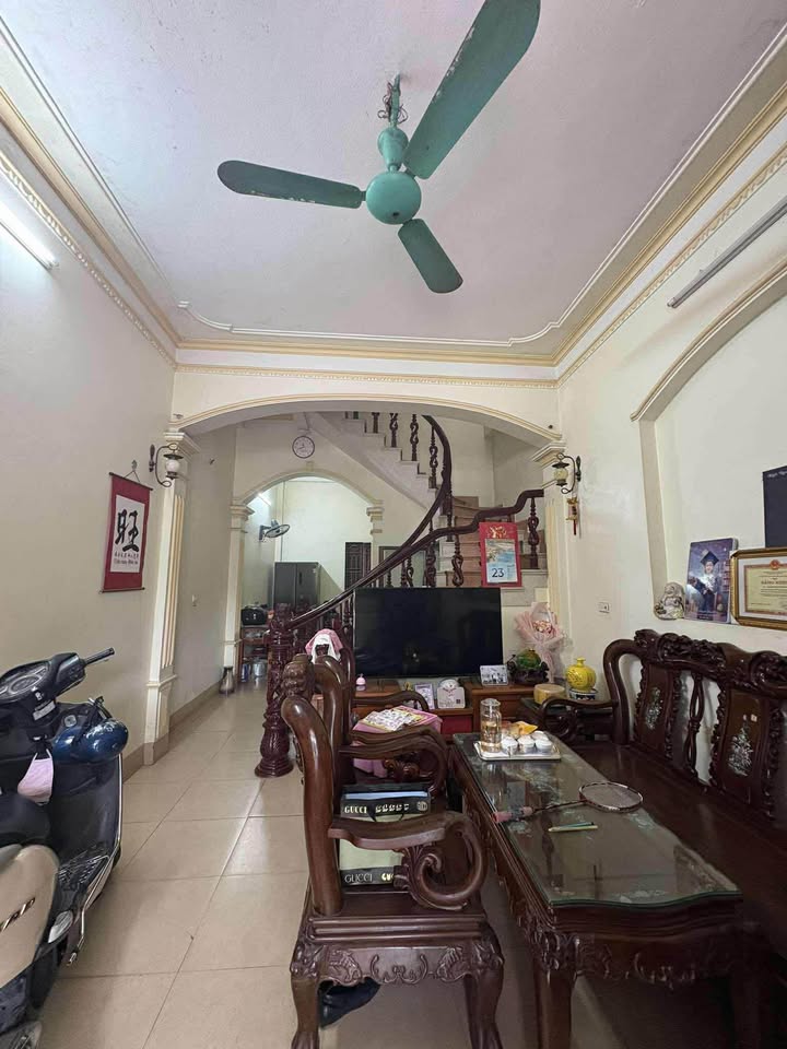 Nhà 3 tầng mặt đường Khu Trầm Cá, Nam Định 40m² giá 3 tỷ - Vị trí sầm uất, thuận tiện!