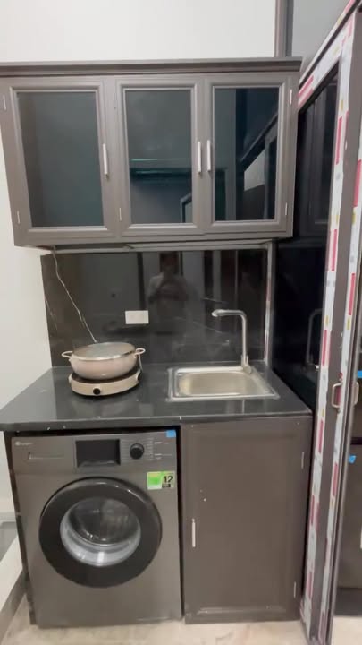 Phòng cho thuê Ngõ 144 Quan Nhân, 25m² chỉ từ 4.9 triệu - Thiết kế hiện đại, an toàn!