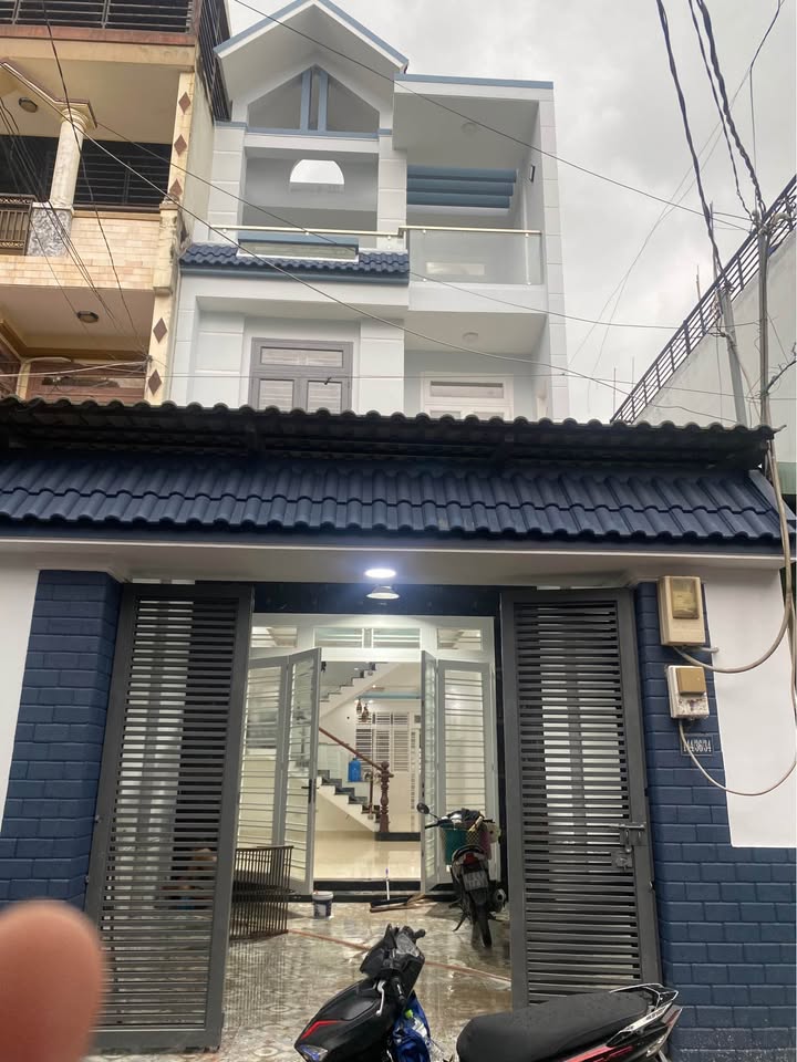 Nhà phố Bình Hưng Hòa B 100m² giá 6.7 tỷ - Đúc 2 tấm, sẵn sàng vào ở!