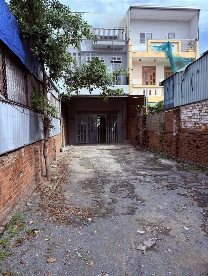 Nhà mặt tiền Phạm Văn Đồng, Thủ Đức 280m² giá 20 triệu - Thích hợp kinh doanh