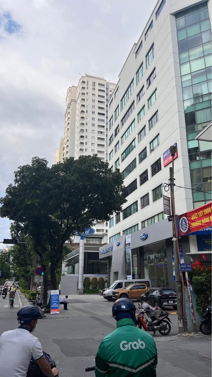 Căn hộ cao cấp Đống Đa 199m² giá 16.9 tỷ - Sổ đỏ chính chủ, nội thất đầy đủ!